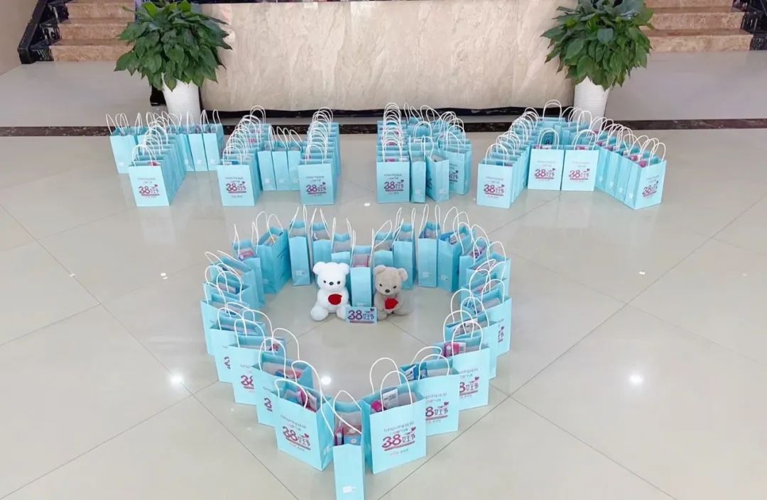 知禮儀 塑形象 打造職業女性新標桿